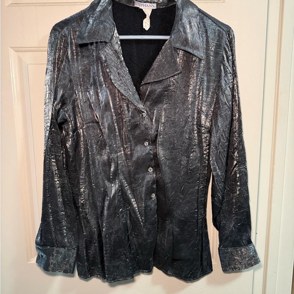 Womens Metallic Collar Button Up Top